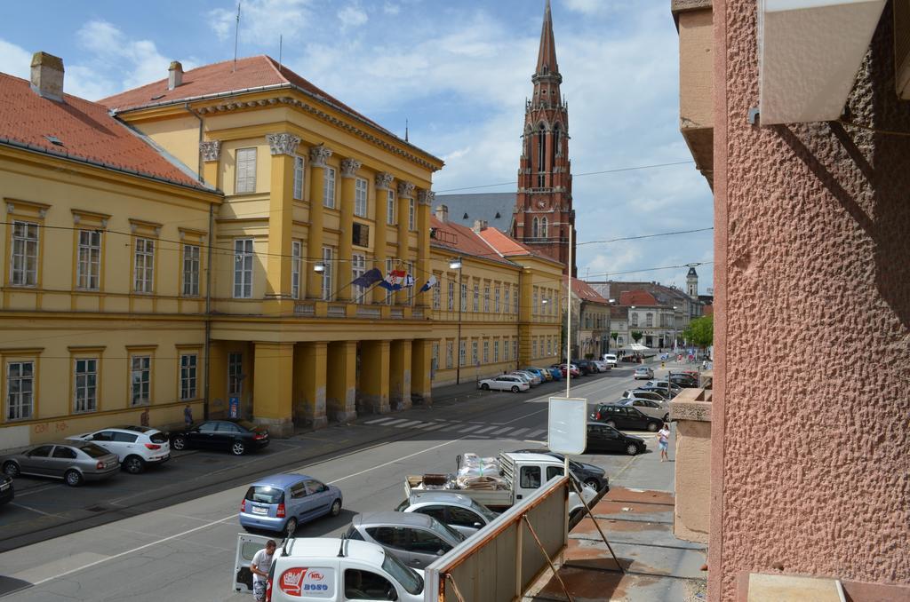 Apartment Downtown Osijek Phòng bức ảnh